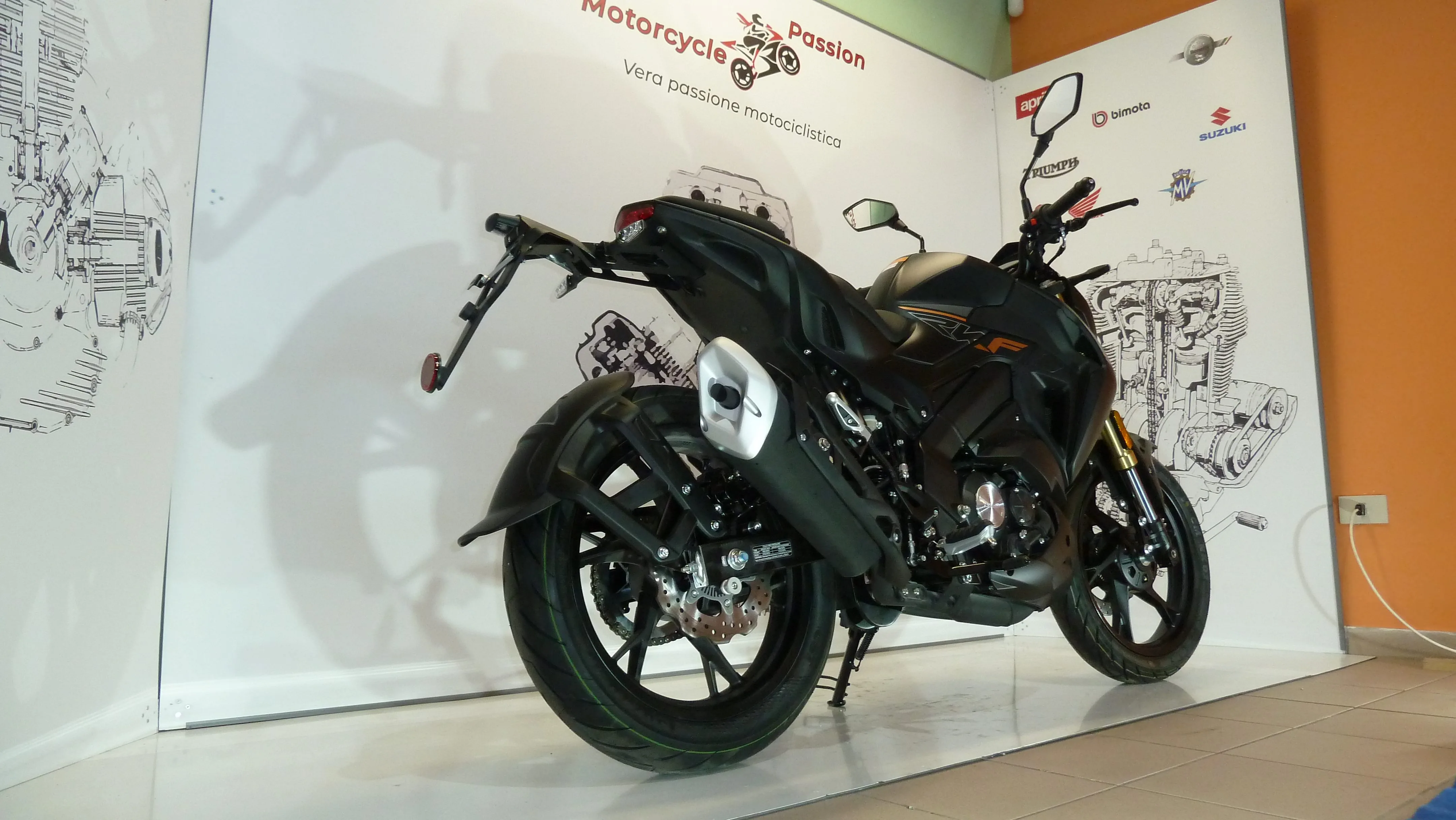 KEEWAY RKF 125 KEEWAY RKF 125